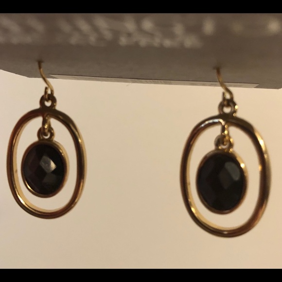 Golden tone earrings with stone - Picture 7 of 10